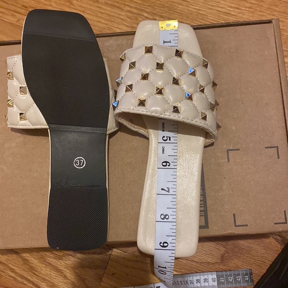 Women's Studded Sandals Flat Square Open Toe Pleather Strap Slides Slip On Shoes - Picture 5 of 6